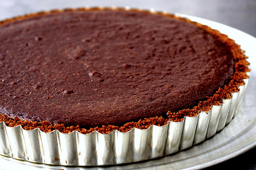 Dark chocolate tart with gingersnap crust
