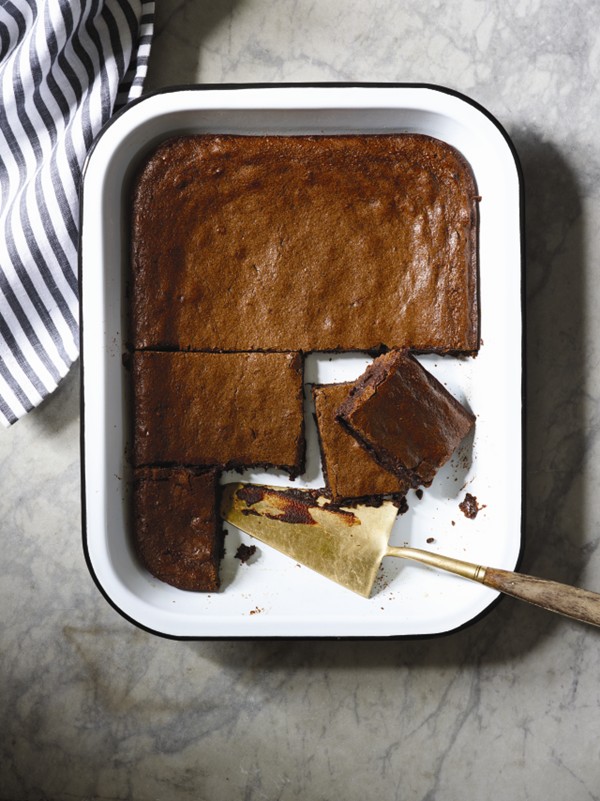 Dark, fudgy muscovado brownies