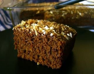 Dark molasses cake with streusel