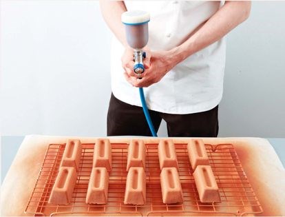 Dark spraying chocolate