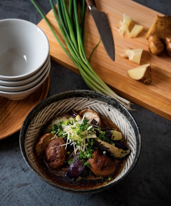Dashi-braised eggplant & shiitake (Nasu nibitashi)