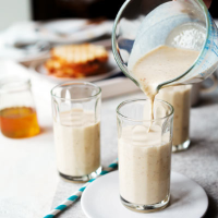 Date & banana smoothie