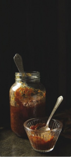 Date and green chilli chutney