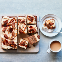Date and pear traybake