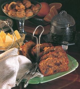 Date and walnut cake