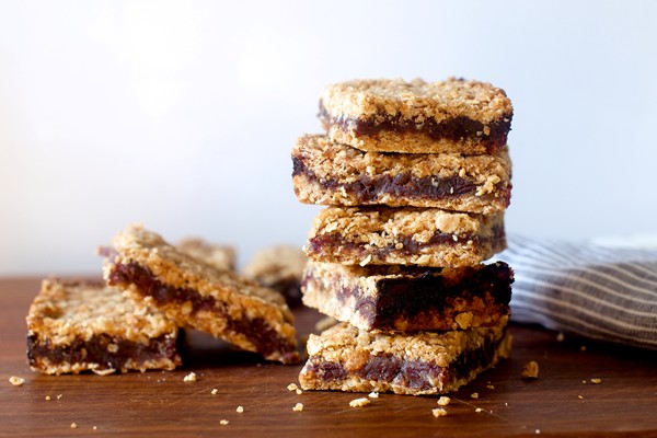 Date breakfast squares