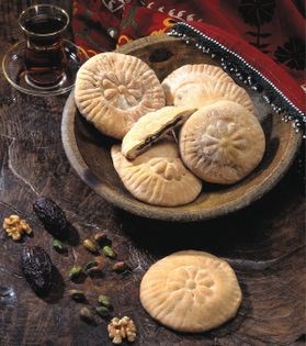 Date bun (Kolucheh)
