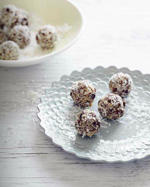 Date, chia and maca balls