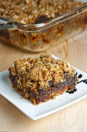 Date crumb bars