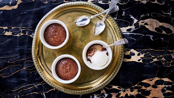 Date malva-pudding cakes
