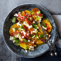 Date, orange and goats' cheese salad with mint