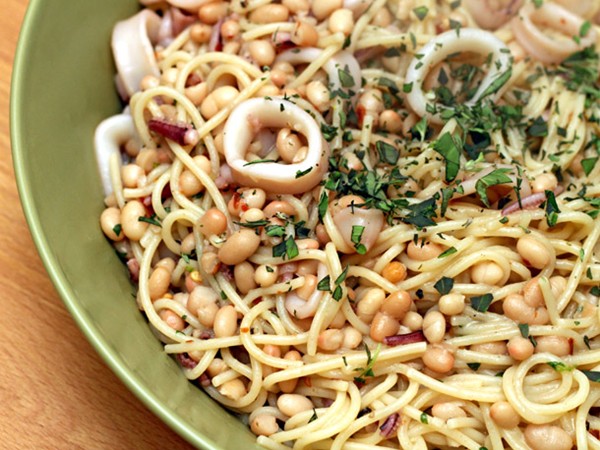 David Tanis's pasta with squid and white beans