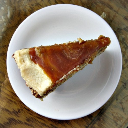 Deep, dark salted butter caramel sauce (Sauce au caramel au beurre sale)