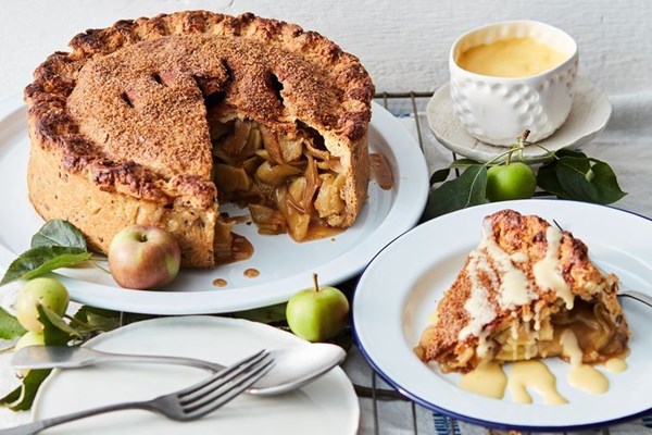Deep-dish apple pie