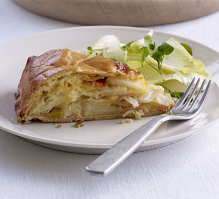 Deep dish cheese, onion & potato pie
