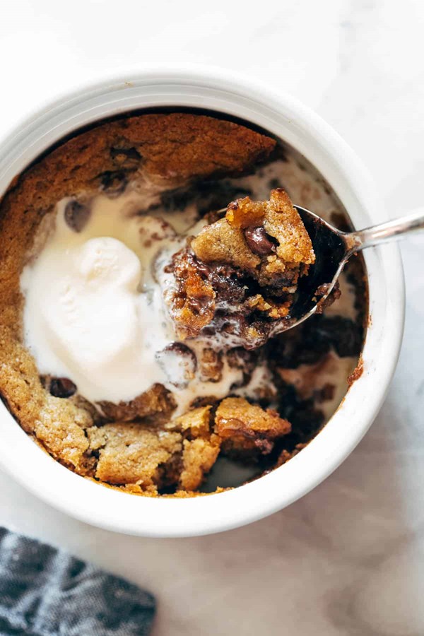 Deep dish cookie bowls for two