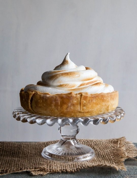 Deep-dish pumpkin meringue pie