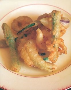 Deep-fried onions in beer batter