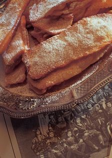 Deep-fried pastry ribbons (Cenci or chiacchere)