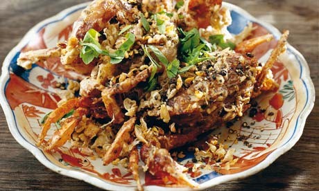 Deep-fried soft-shell crabs with garlic and black pepper (Bpuu nim tort prik Thai dam)