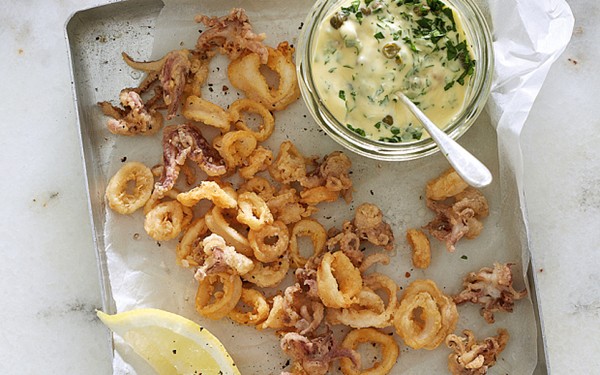 Deep-fried squid with anchovy, mayonnaise