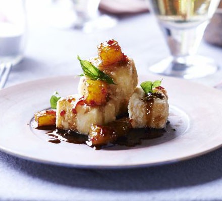 Deep-fried tofu with pineapple, sweet chilli & basil