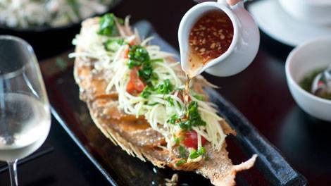 Deep-fried whole snapper with ginger & lime fish sauce (Ca chien)