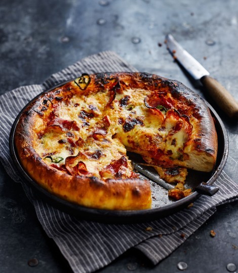 Deep-pan American hot pizza