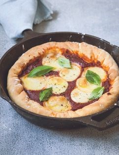 Deep-pan pizza