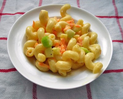 Deli-style macaroni salad