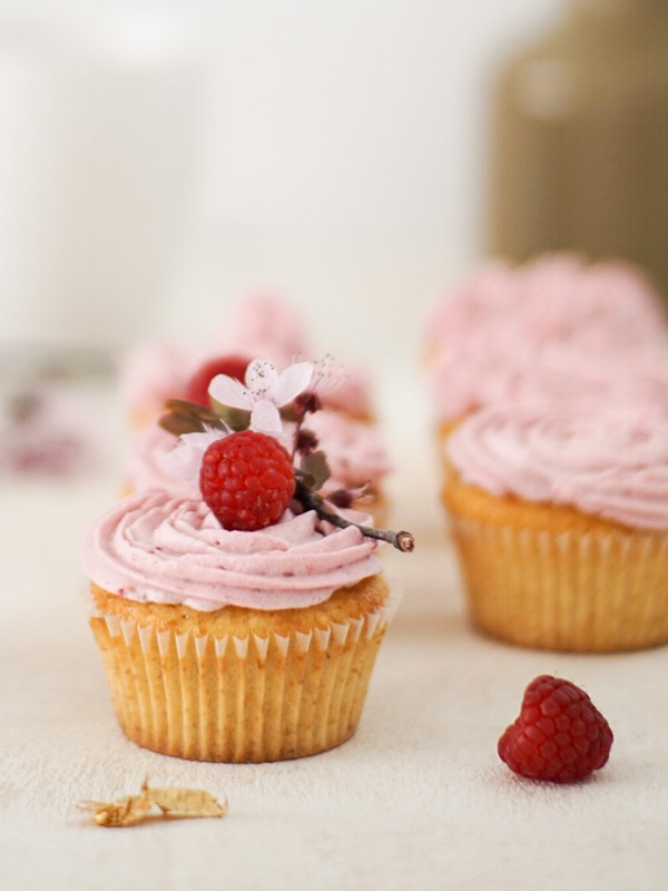 Delicious raspberry cupcakes