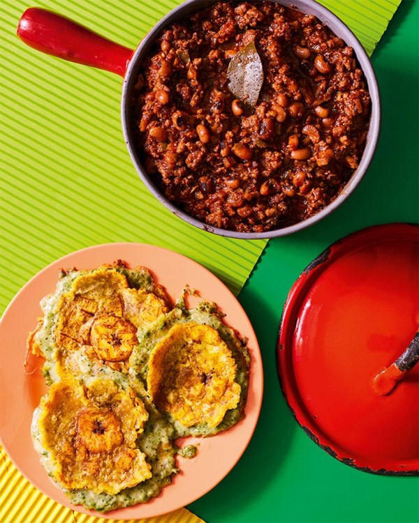 Denholm’s turkey and black-eyed bean chilli with cheese-stuffed patacones 