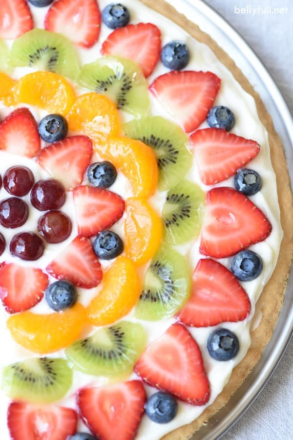 Dessert fruit pizza