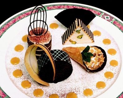 Dessert sampling platter