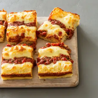 Detroit-style pizza