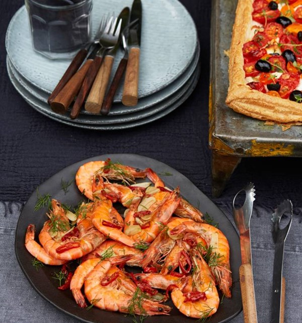 Devilish garlic prawns
