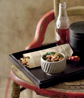 Devilled cashew nuts