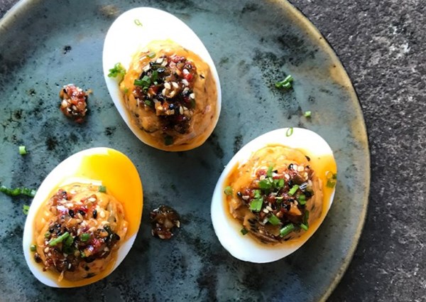 Devilled eggs with tangerine rayu