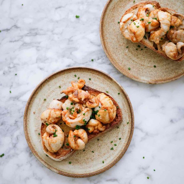 Devilled roes on toast
