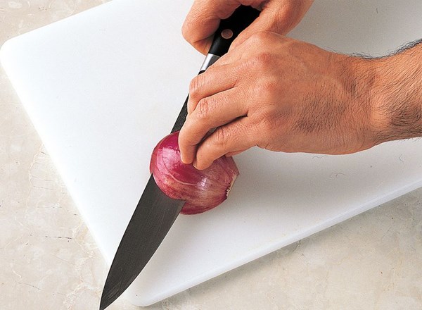 Dicing onions