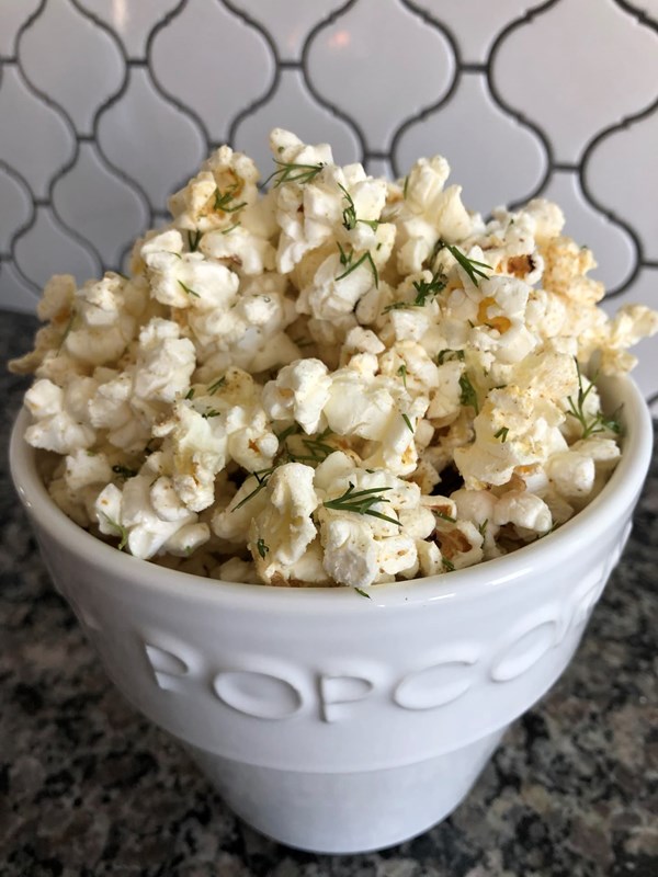 Dill pickle popcorn