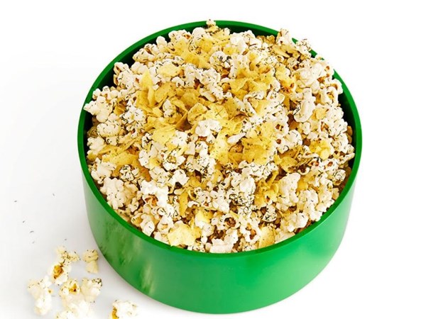Dill pickle popcorn