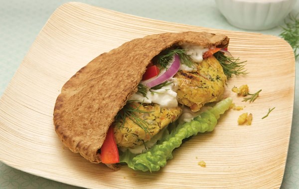 Dilled chickpea burger with spicy yogurt sauce
