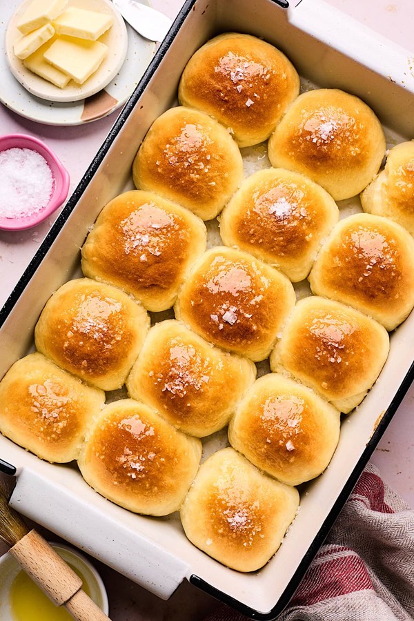 https://716f24d81edeb11608aa-99aa5ccfecf745e7cf976b37d172ce54.ssl.cf1.rackcdn.com/dinner-rolls-3147885l1.jpg