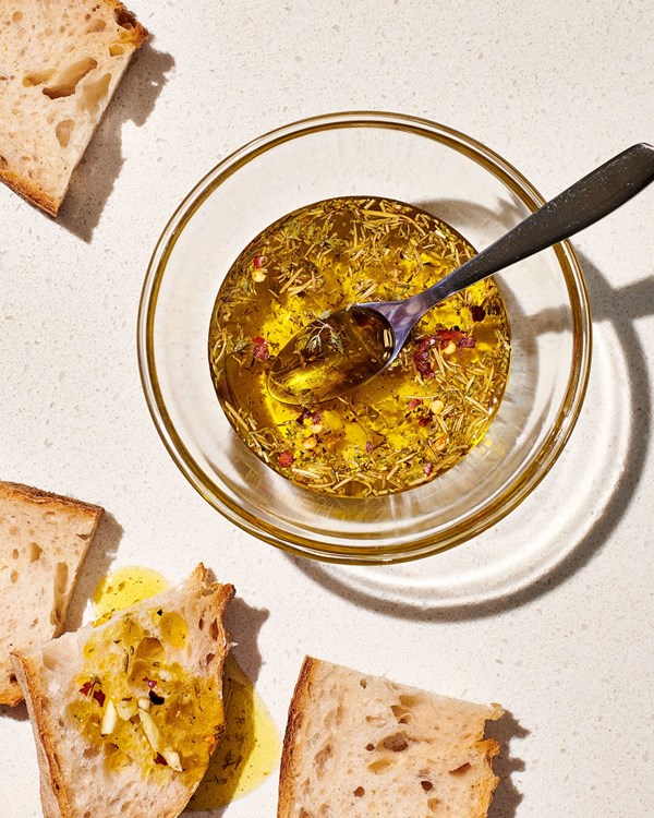Dipping oil for bread