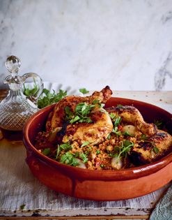 "Dirty" bulgur with roast chicken (Red bulgur bi jara)