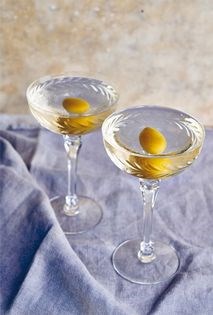 Dirty vermouth martini