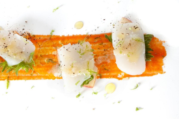 Diver scallop cruda with kimchi and apple