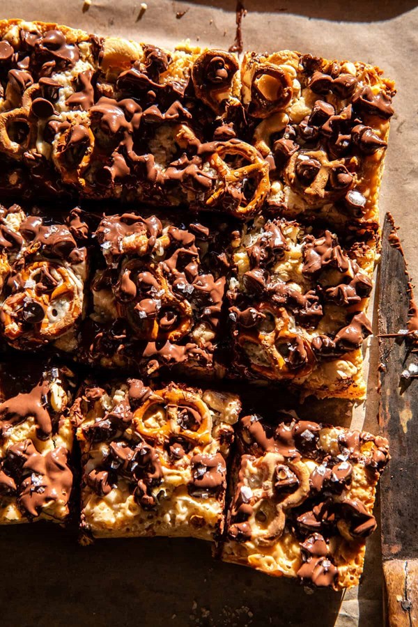 Divine 6 ingredient magic cookie bars