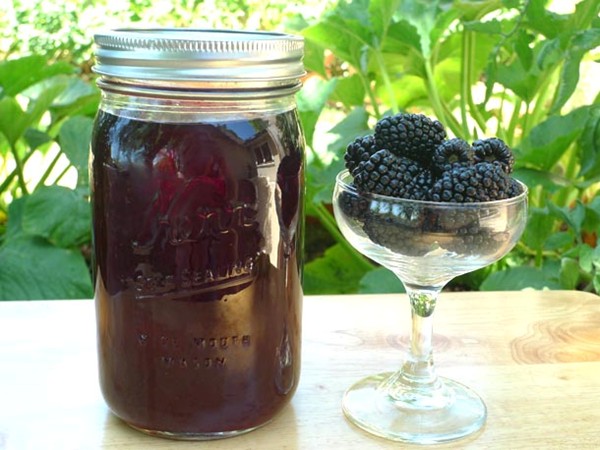 DIY blackberry liqueur